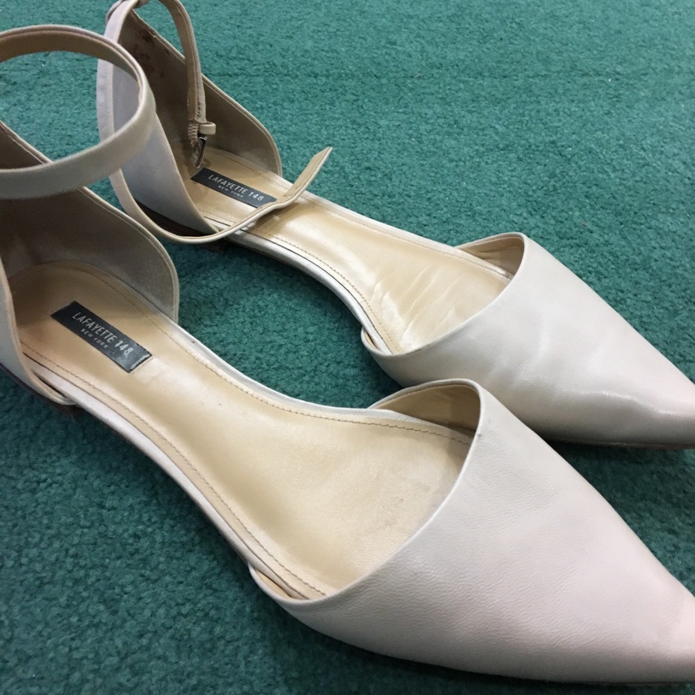 Beautiful nude Lafayette 148 flats- hardly worn